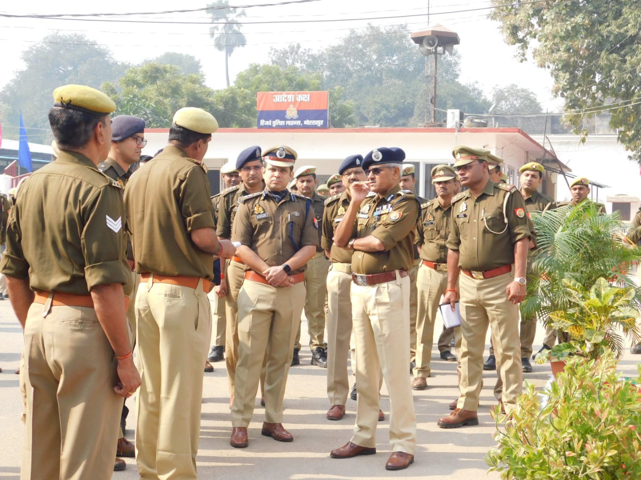 पुलिस लाइन से लेकर पुलिस ऑफिस की सभी शाखाओं तक व्यवस्थाओं की गहन समीक्षा* पुलिस लाइन से लेकर पुलिस ऑफिस की सभी शाखाओं तक व्यवस्थाओं की गहन समीक्षा*