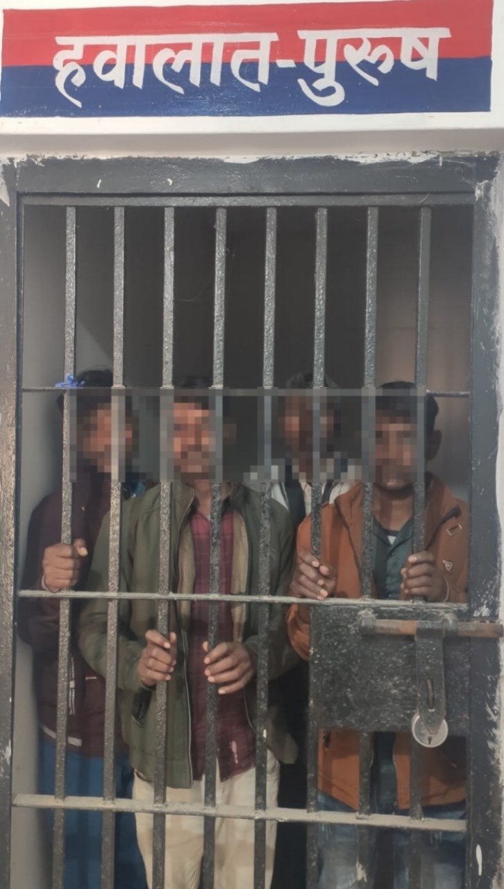 गिरफ्तार आरोपित पुलिस अभिरक्षा में