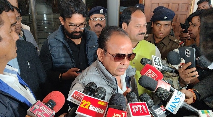 सदन परिसर में इरफान अंसारी की फोटो