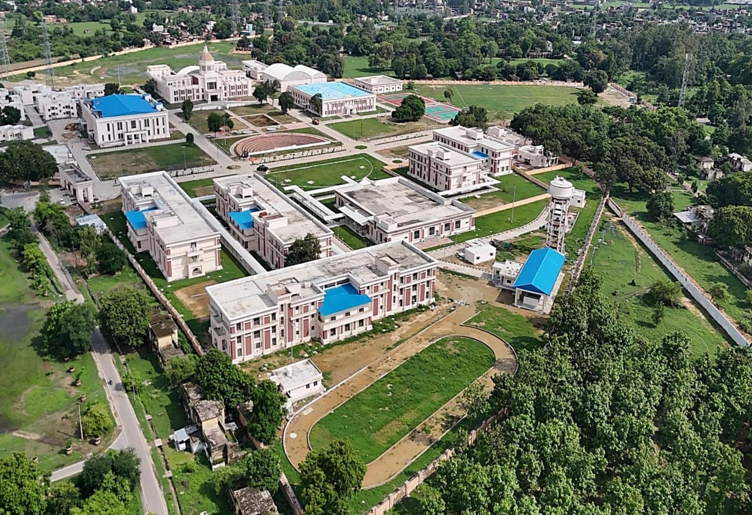 देश के पहले सीडीएस जनरल बिपिन रावत की स्मृति में बना है ऑडिटोरियम*