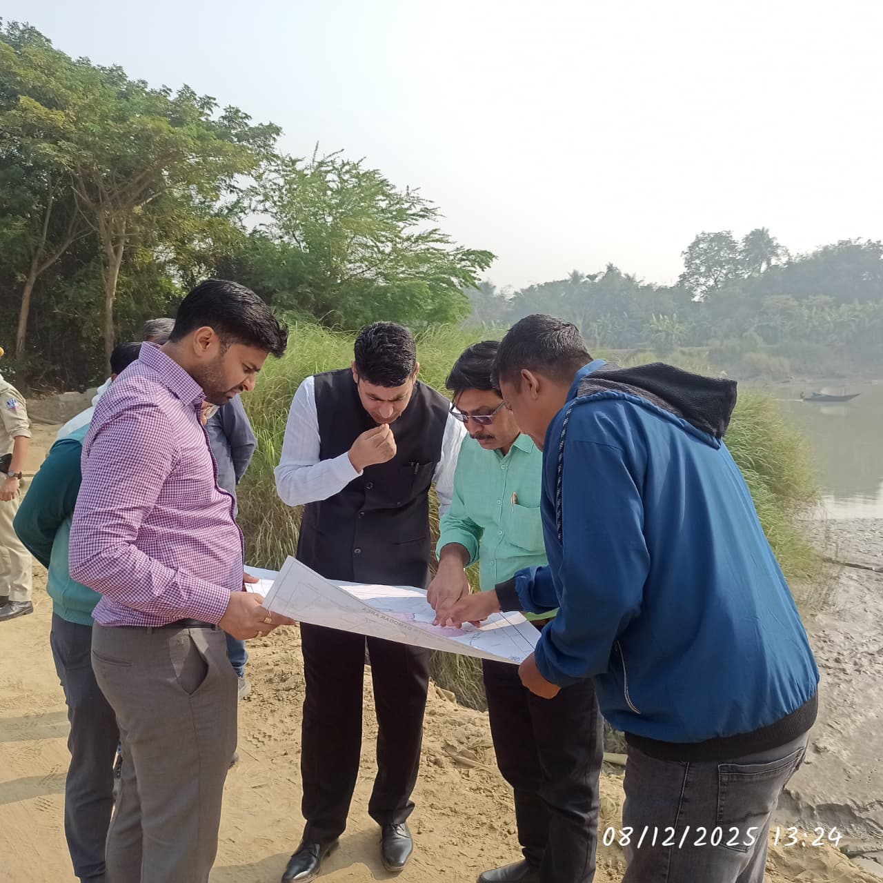 हुगली के जिला अधिकारी ने आरामबाग का किया दौरा हुगली के जिला अधिकारी ने आरामबाग का किया दौरा