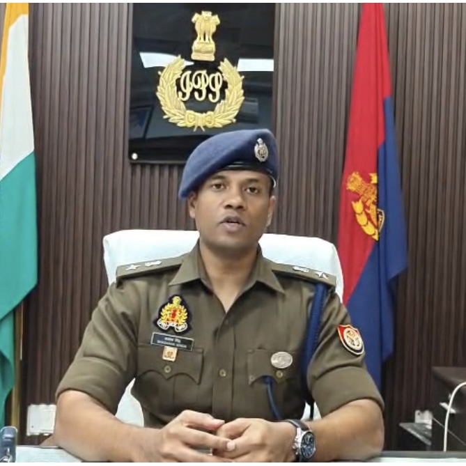 घटना की जानकारी देते हुए डीसीपी पूर्वी शशांक सिंह