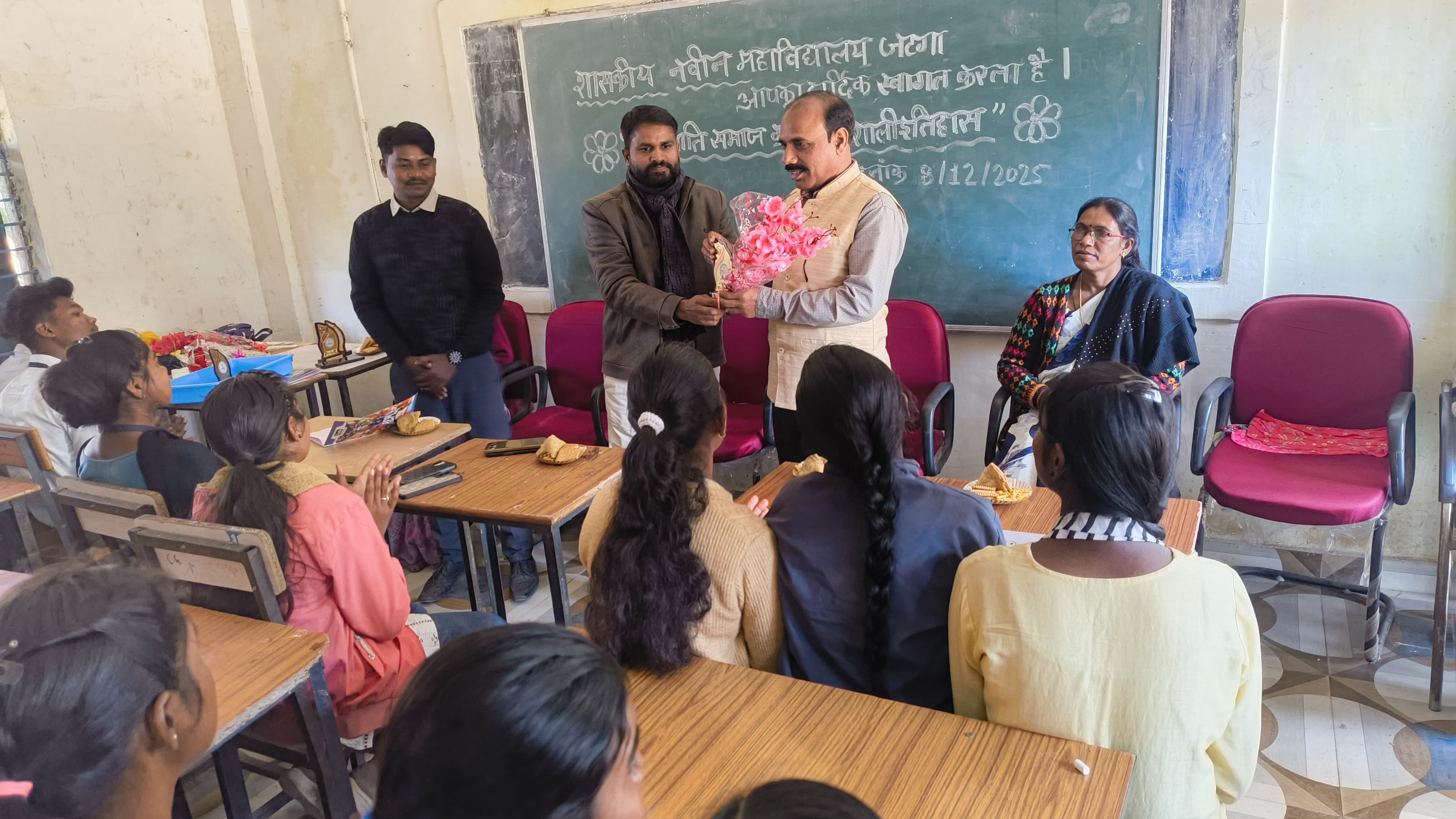 जनजाति संस्कृति हमें वैश्विक गौरव दिलाती है : प्रोफेसर प्यारेलाल आदिले