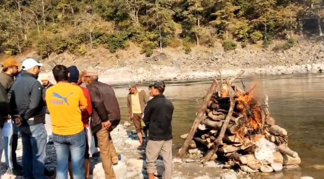 मनीष का अंतिम संस्कार मनीष का अंतिम संस्कार