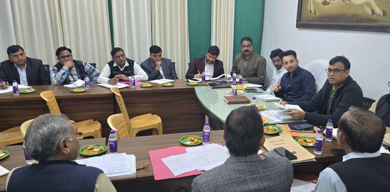 बैठक में सीडीओ