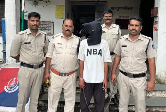 अफीम तस्करी मामले में गिरफ्तार युवक