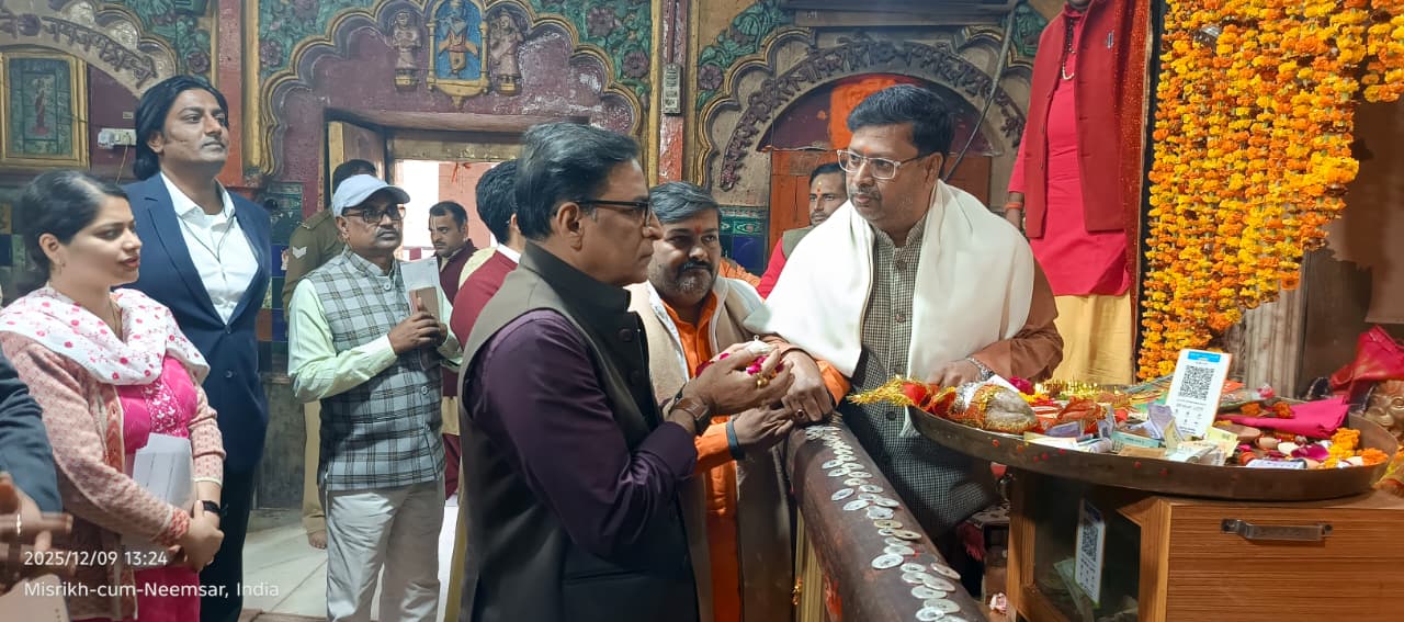 ललिता देवी मंदिर में की पूजा अर्चना