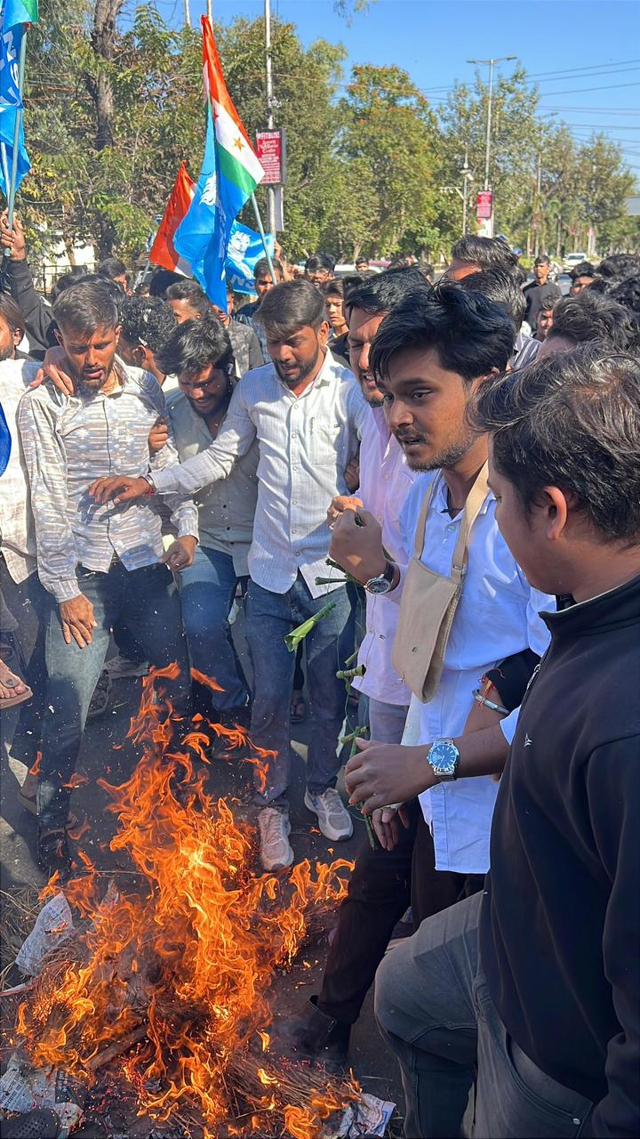 एनएसयूआई ने मंत्री प्रतिमा बागरी के खिलाफ किया प्रदर्शन