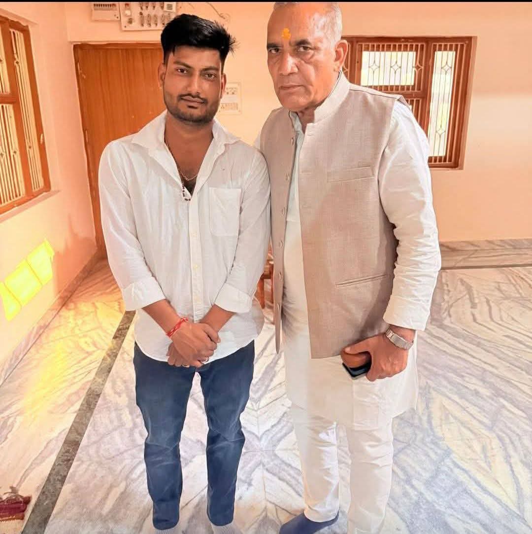 श्योपुर : पेड़ से टकराई बेकाबू कार, सड़क हादसे में पूर्व मंत्री के भांजे की मौत