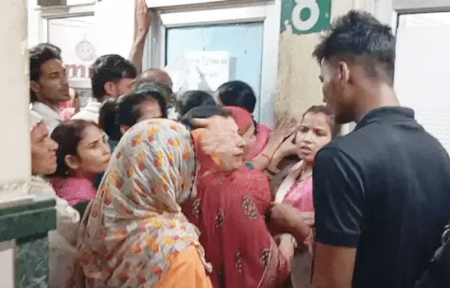 सोनीपत सिविल अस्पताल  में पहुंचे लोग