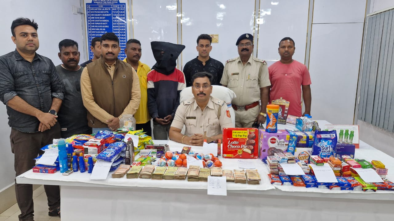 खड़गपुर थाना की त्वरित कार्रवाई चोर और सामग्री के साथ