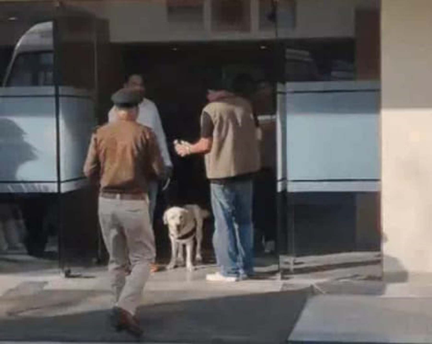 गुरुग्राम के श्रीराम स्कूल में बम की सूचना पर जांच करती टीम. गुरुग्राम के श्रीराम स्कूल में बम की सूचना पर जांच करती टीम.