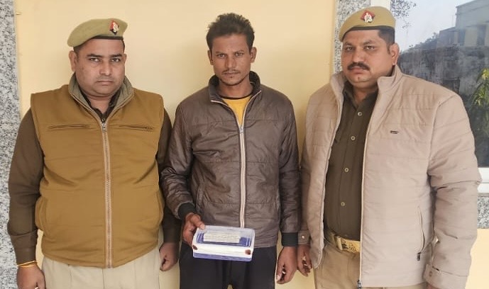 ढाई लाख की चरस के साथ पकड़ा गया शातिर तस्कर जाकिर उर्फ भूरा