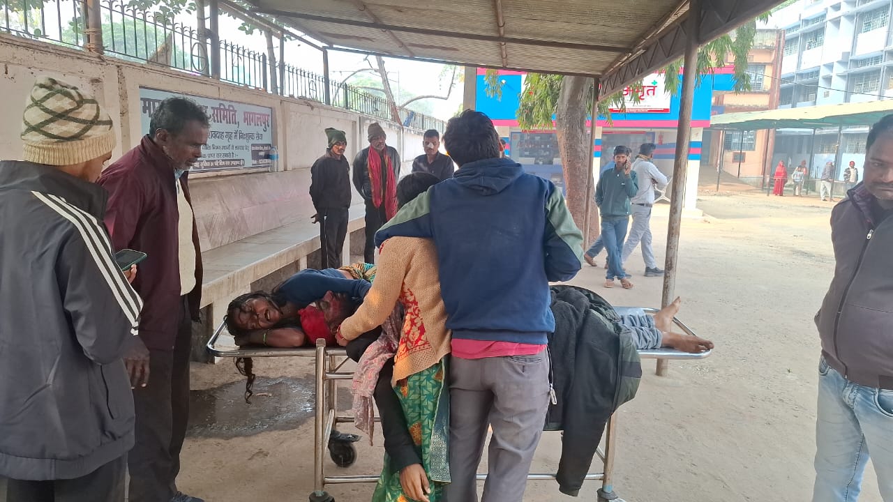 रोते बिलखते परिजन रोते बिलखते परिजन