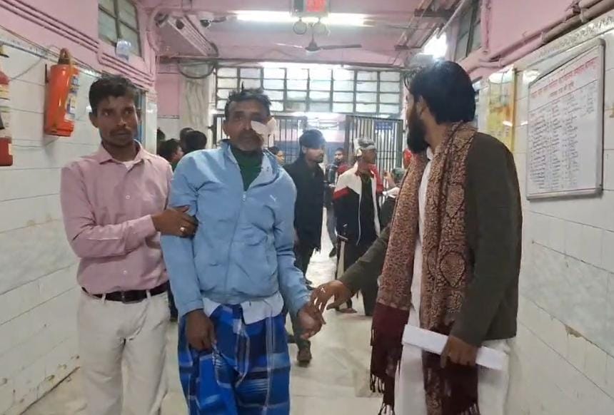 अस्पताल में घायल