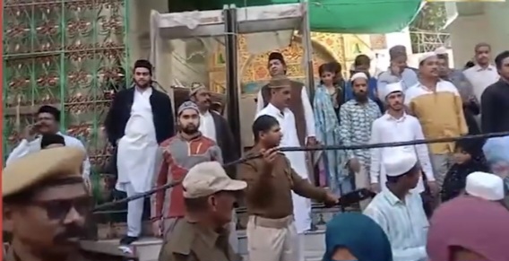 अजमेर की दरगाह व कलेक्ट्रेट को बम से उड़ाने का फिर मिला ई मेल अजमेर की दरगाह व कलेक्ट्रेट को बम से उड़ाने का फिर मिला ई मेल