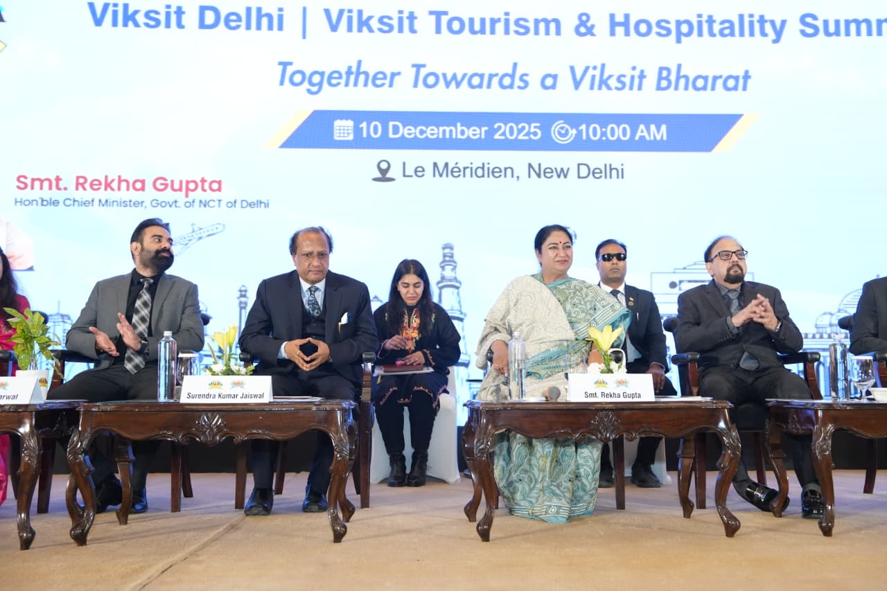 ‘विकसित दिल्ली-विकसित पर्यटन एवं आतिथ्य’ शिखर सम्मेलन को संबोधिक करती Chief Minister रेखा गुप्ता ‘विकसित दिल्ली-विकसित पर्यटन एवं आतिथ्य’ शिखर सम्मेलन को संबोधिक करती Chief Minister रेखा गुप्ता