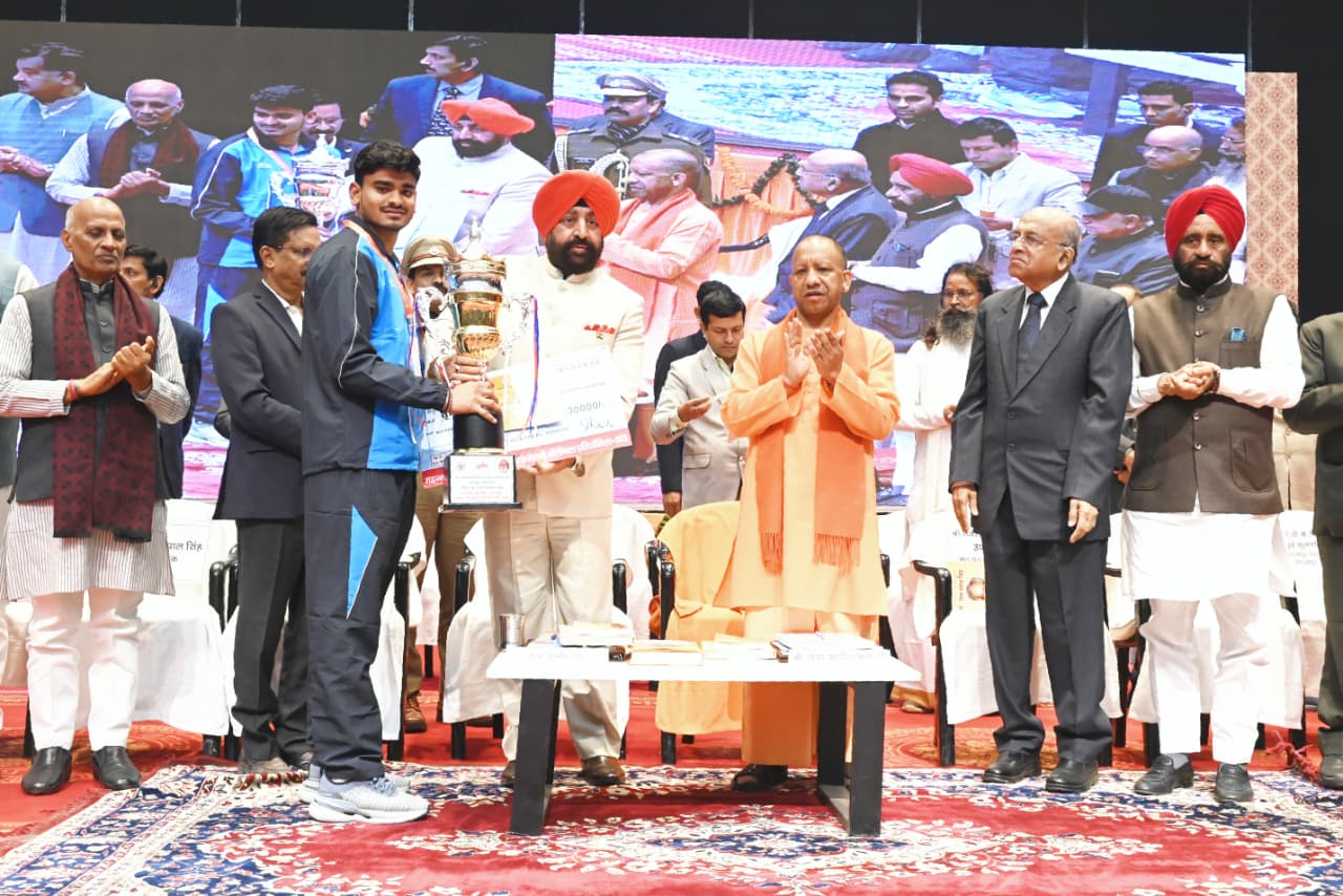 महाराणा प्रताप शिक्षा परिषद के 93वें संस्थापक सप्ताह सामरोह के मुख्य महोत्सव में बोले सीएम योगी आदित्यनाथ* महाराणा प्रताप शिक्षा परिषद के 93वें संस्थापक सप्ताह सामरोह के मुख्य महोत्सव में बोले सीएम योगी आदित्यनाथ*