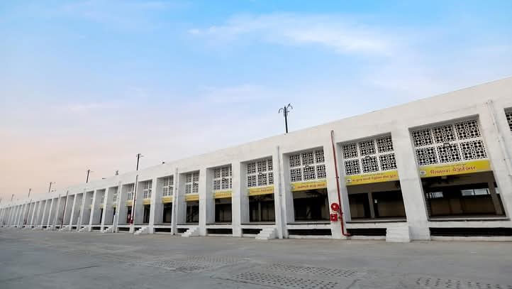 सूरत का सबसे आधुनिक ‘एलिवेटेड मार्केट’ सूरत का सबसे आधुनिक ‘एलिवेटेड मार्केट’