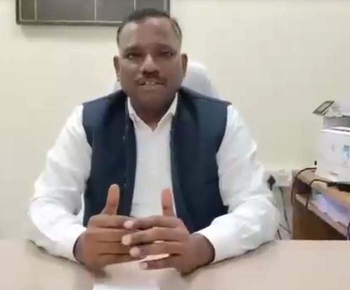 हिंडन एयरपोर्ट पर 8 दिनों में इंडिगो की 36 उड़ने हुई रद्द, हेल्पलाइन नंबर जारी