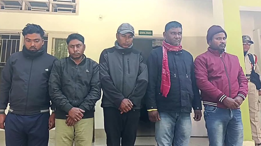 पांच अवैध शिकारी गिरफ्तार