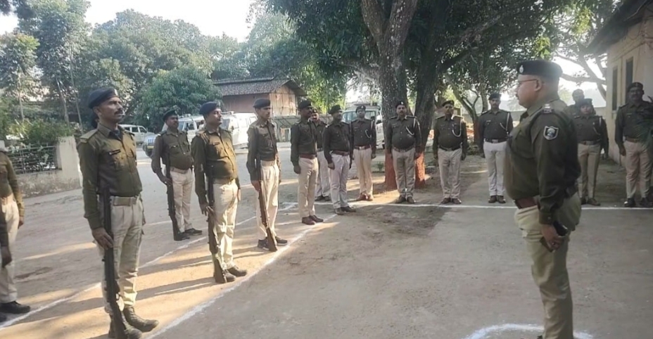 अररिया फोटो:एसपी को गार्ड ऑफ ऑनर