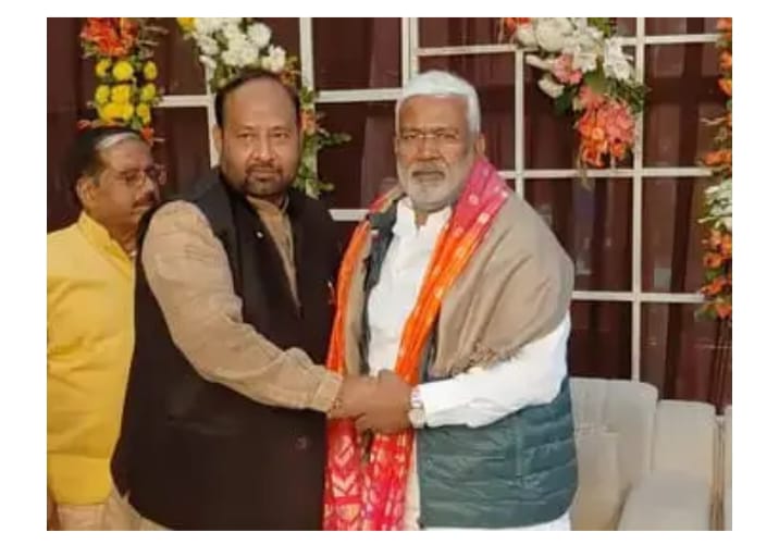 जल शक्ति मंत्री का सम्मान करते पूर्व विधायक