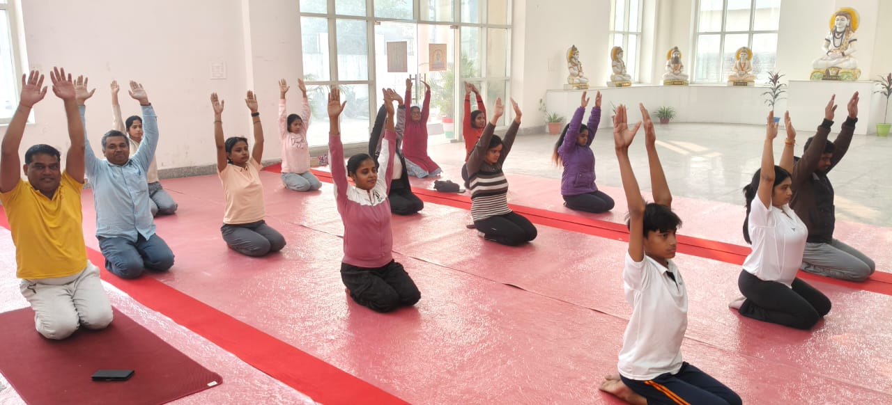 शोधपीठ में योग कार्यशाला के तीसरे दिन आनलाईन व्याख्यान के साथ आयोजित हुआ योग प्रशिक्षण कार्यक्रम* शोधपीठ में योग कार्यशाला के तीसरे दिन आनलाईन व्याख्यान के साथ आयोजित हुआ योग प्रशिक्षण कार्यक्रम*