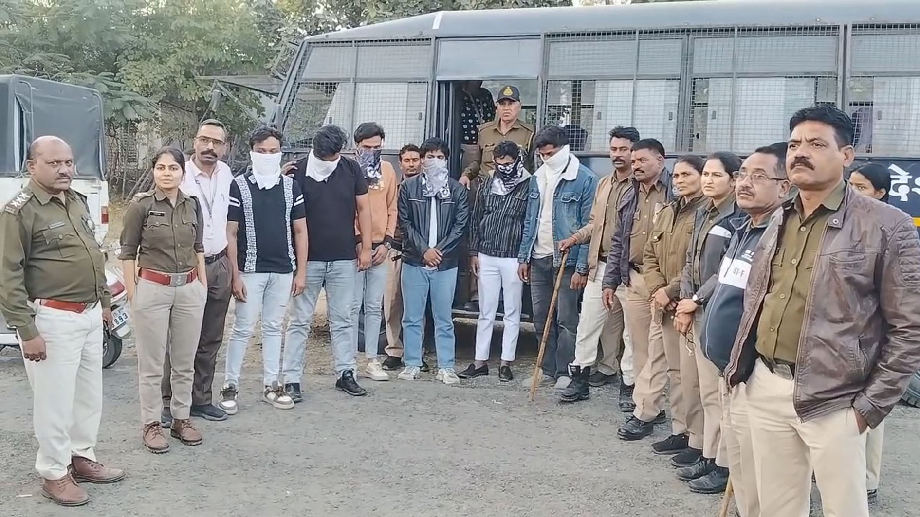 राज्य साइबर पुलिस ने फर्जी एडवाइजरी कॉल सेंटर पर मारा छापा