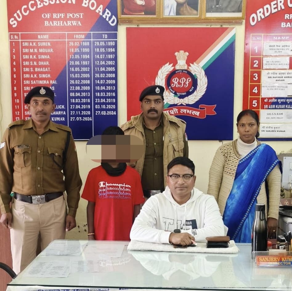 जानकारी देती पुलिस जानकारी देती पुलिस