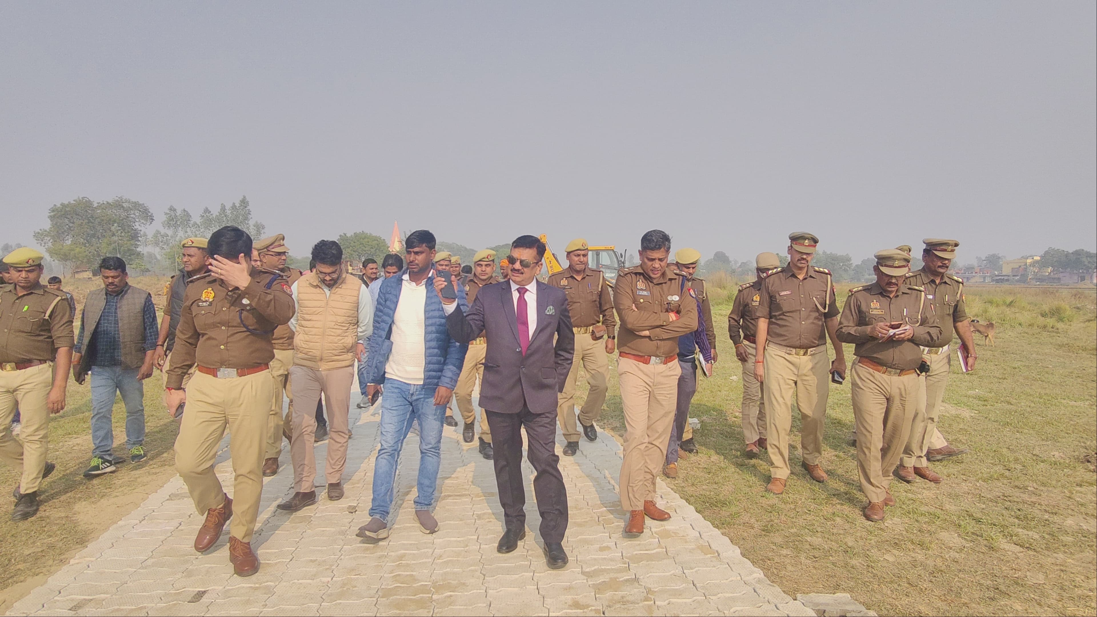 जिलाधिकारी व Superintendent of Police ने हेलीपैड का लिया जायजा जिलाधिकारी व Superintendent of Police ने हेलीपैड का लिया जायजा