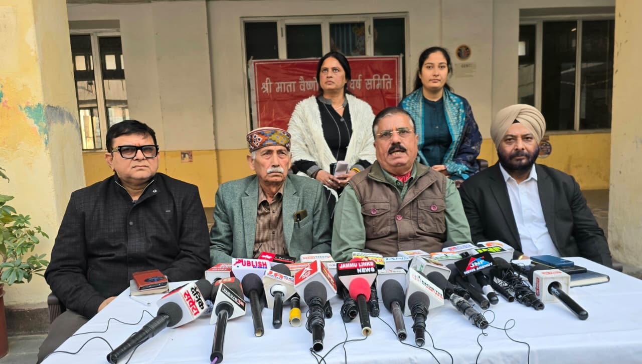 संघर्ष समिति ने आंदोलन तेज करने की चेतावनी दी और एलजी प्रशासन से हस्तक्षेप की मांग की संघर्ष समिति ने आंदोलन तेज करने की चेतावनी दी और एलजी प्रशासन से हस्तक्षेप की मांग की