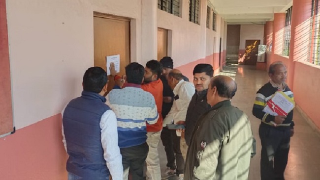 खालसा कॉलेज का दफ्तर सील