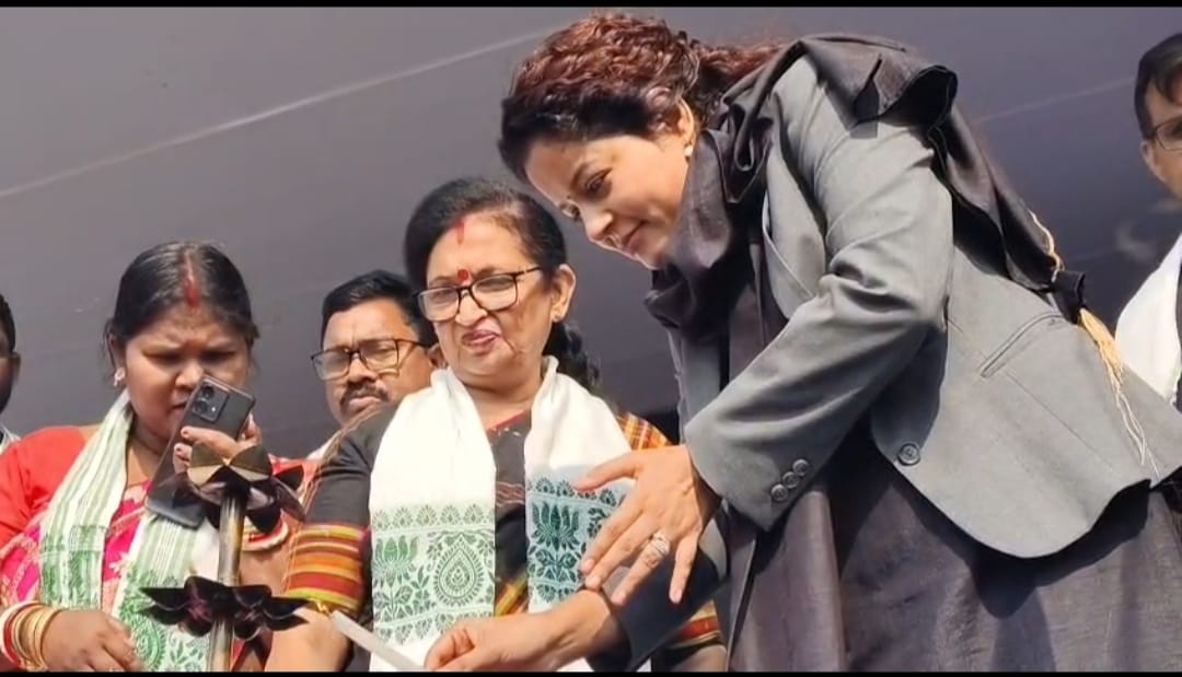 उद्घाटन कार्यक्रम में उपस्थित अधिकारी. उद्घाटन कार्यक्रम में उपस्थित अधिकारी.