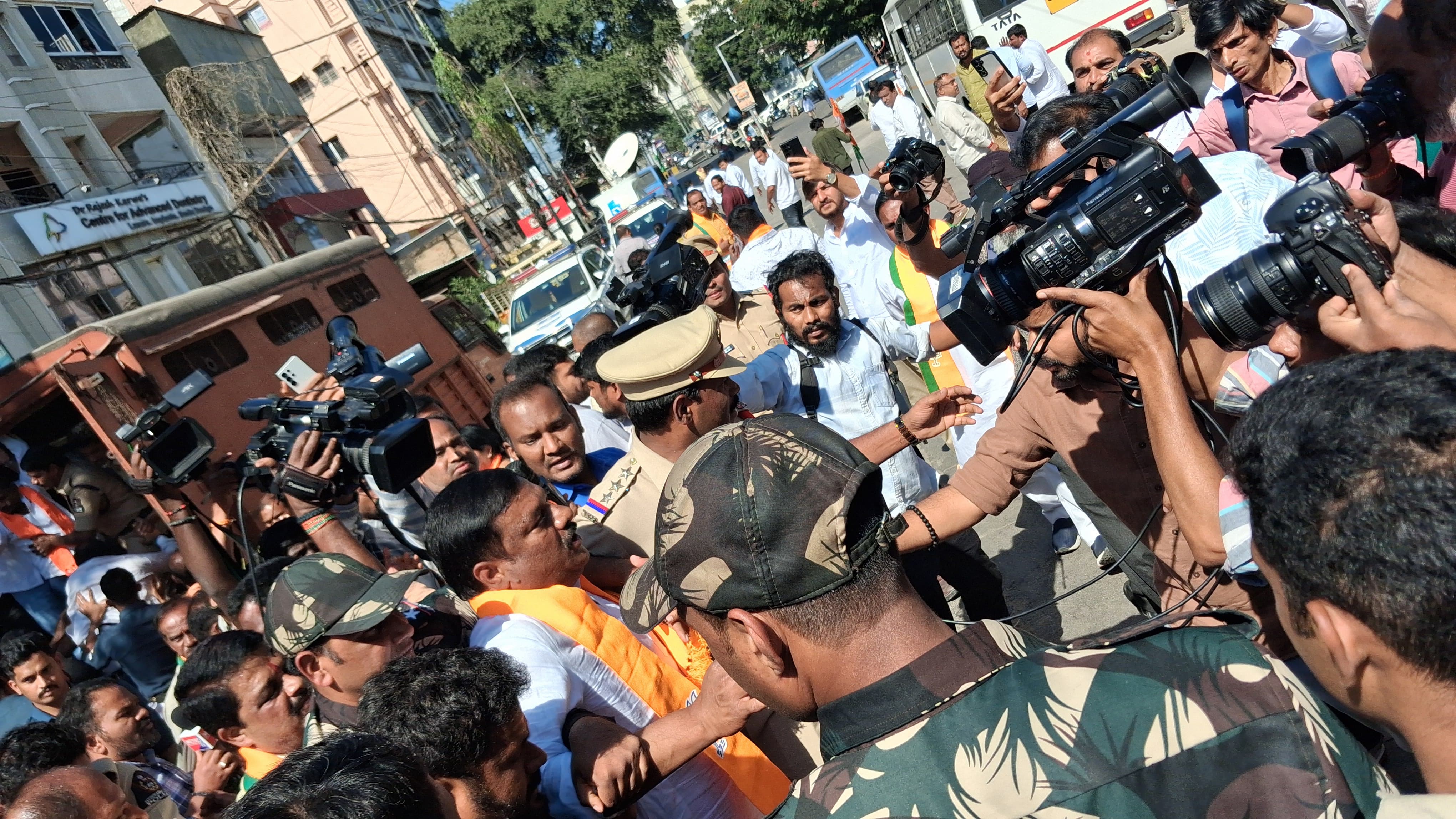 प्रदर्शन प्रदर्शन