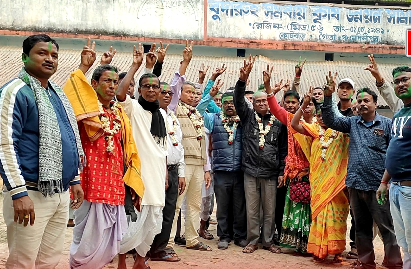 विजय के बाद तृणमूल कार्यकर्ताओं का उत्सव.