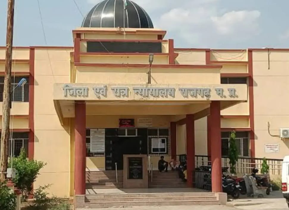 आरोपित को दो साल का कठोर कारावास आरोपित को दो साल का कठोर कारावास