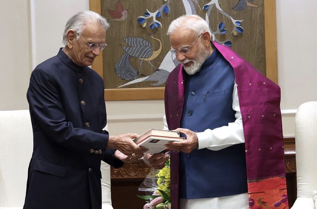 शिवराज सिंह पाटिल के साथ प्रधानमंत्री मोदी (फाइल फोटो) शिवराज सिंह पाटिल के साथ प्रधानमंत्री मोदी (फाइल फोटो)