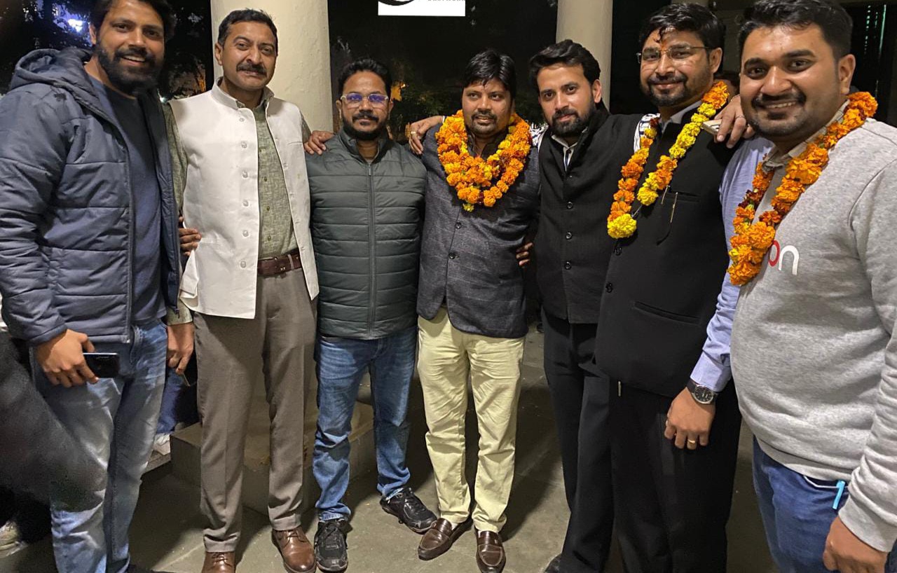 विजेता प्रत्याशियों का स्वागत विजेता प्रत्याशियों का स्वागत