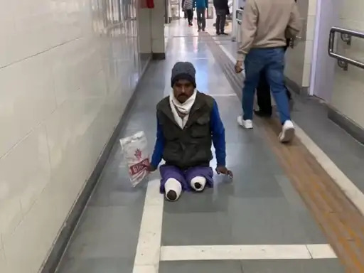 परिवार पहचान पत्र ऑफिस पहुंचा राजकुमार. परिवार पहचान पत्र ऑफिस पहुंचा राजकुमार.