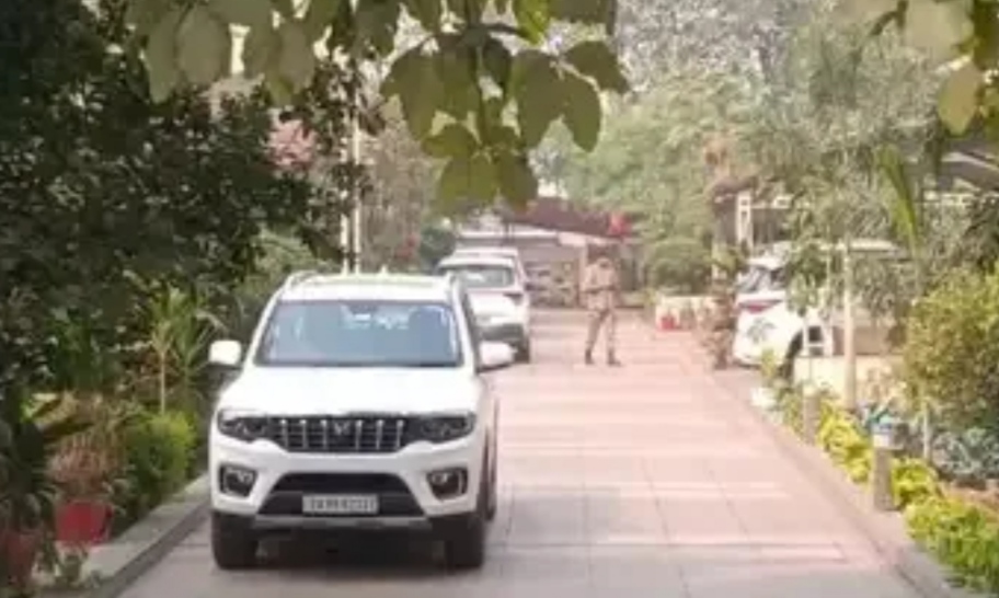 छापेमारी की तस्वीर