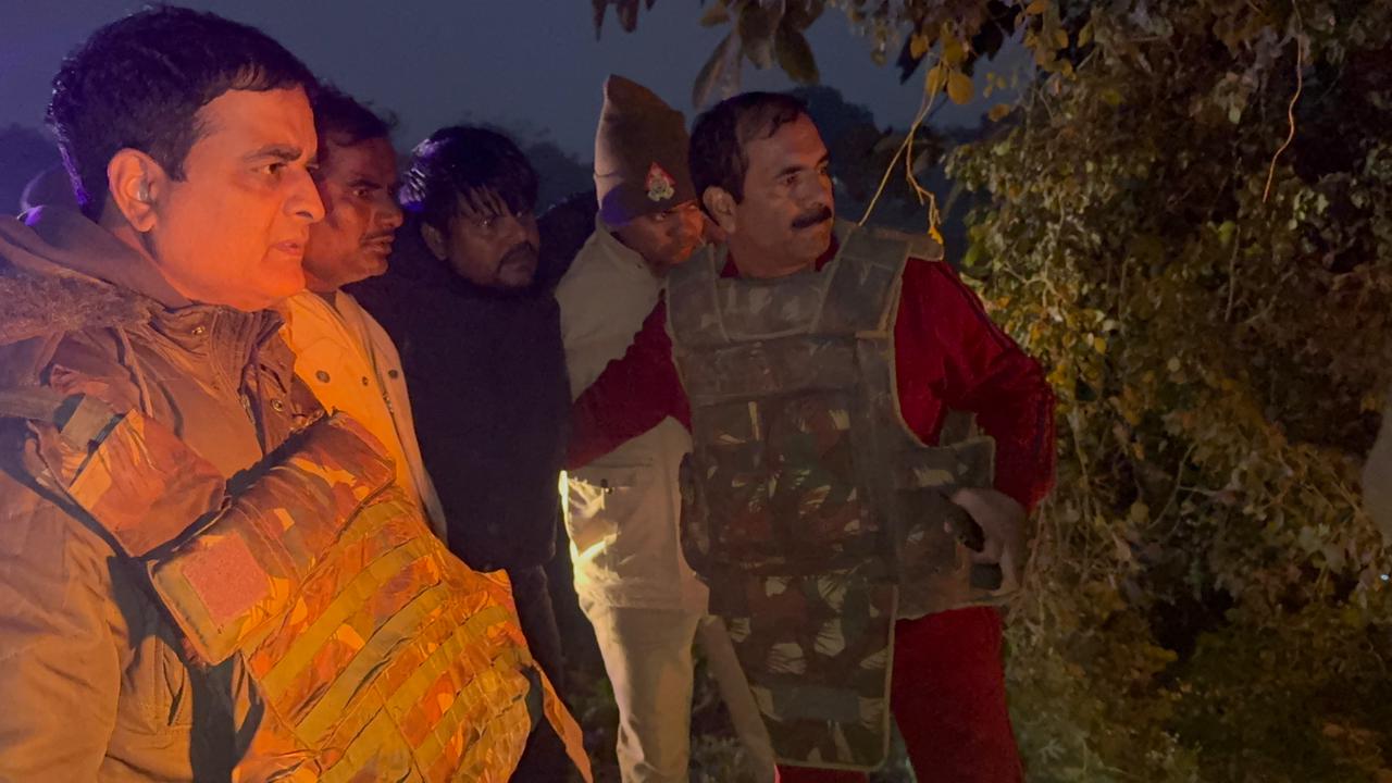 पुलिस मुठभेड़ में घायल तस्कर.