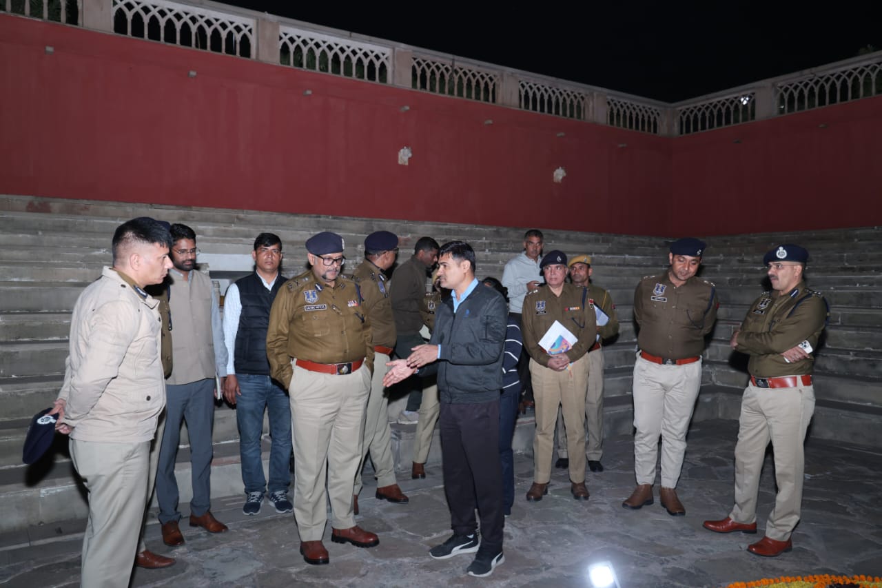 कमिश्नर सचिन मित्तल का मेट्रो स्टेशनों का दौरा,सुरक्षा व्यवस्था मजबूत करने पर जोर