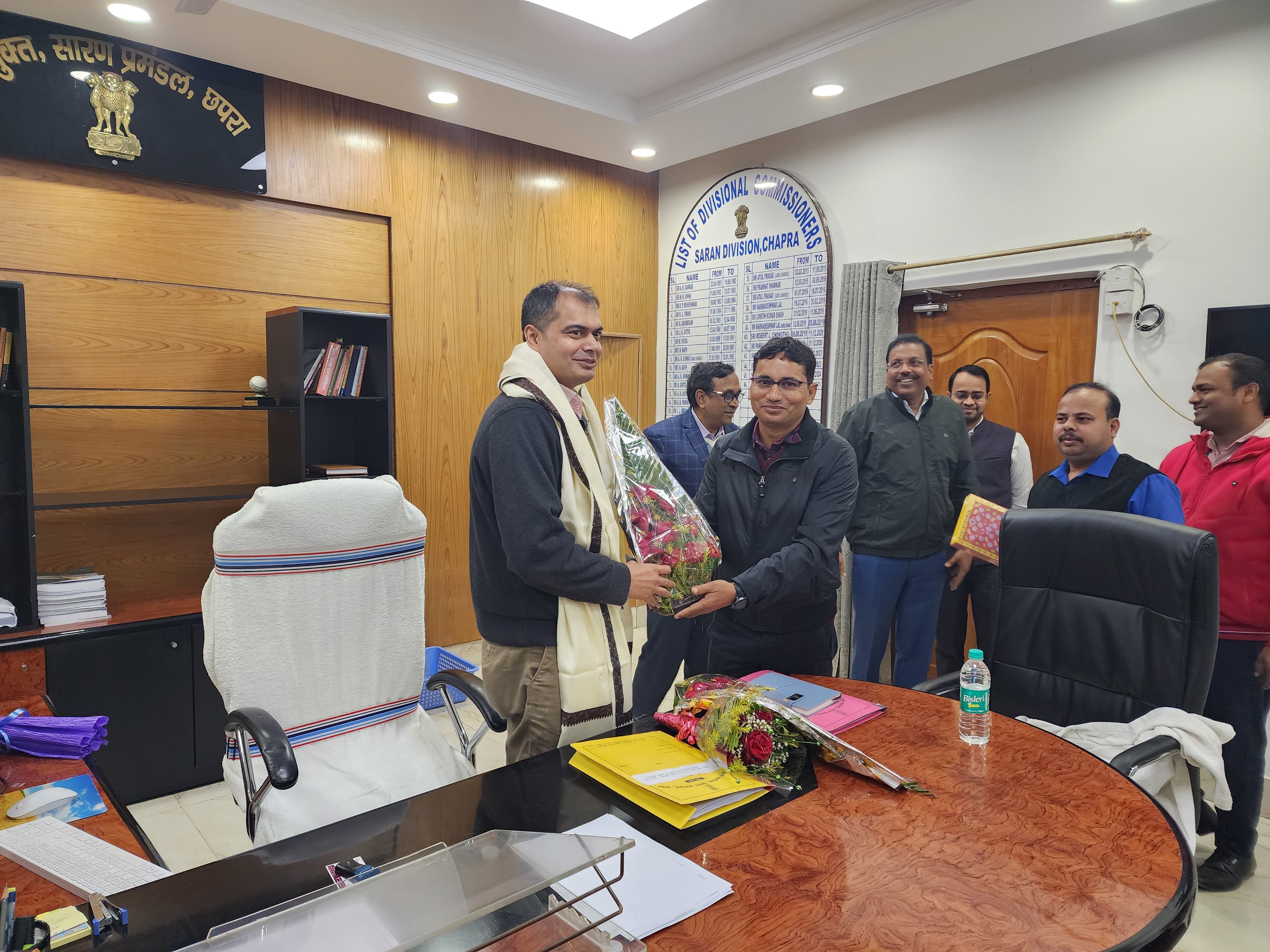 आयुक्त आयुक्त