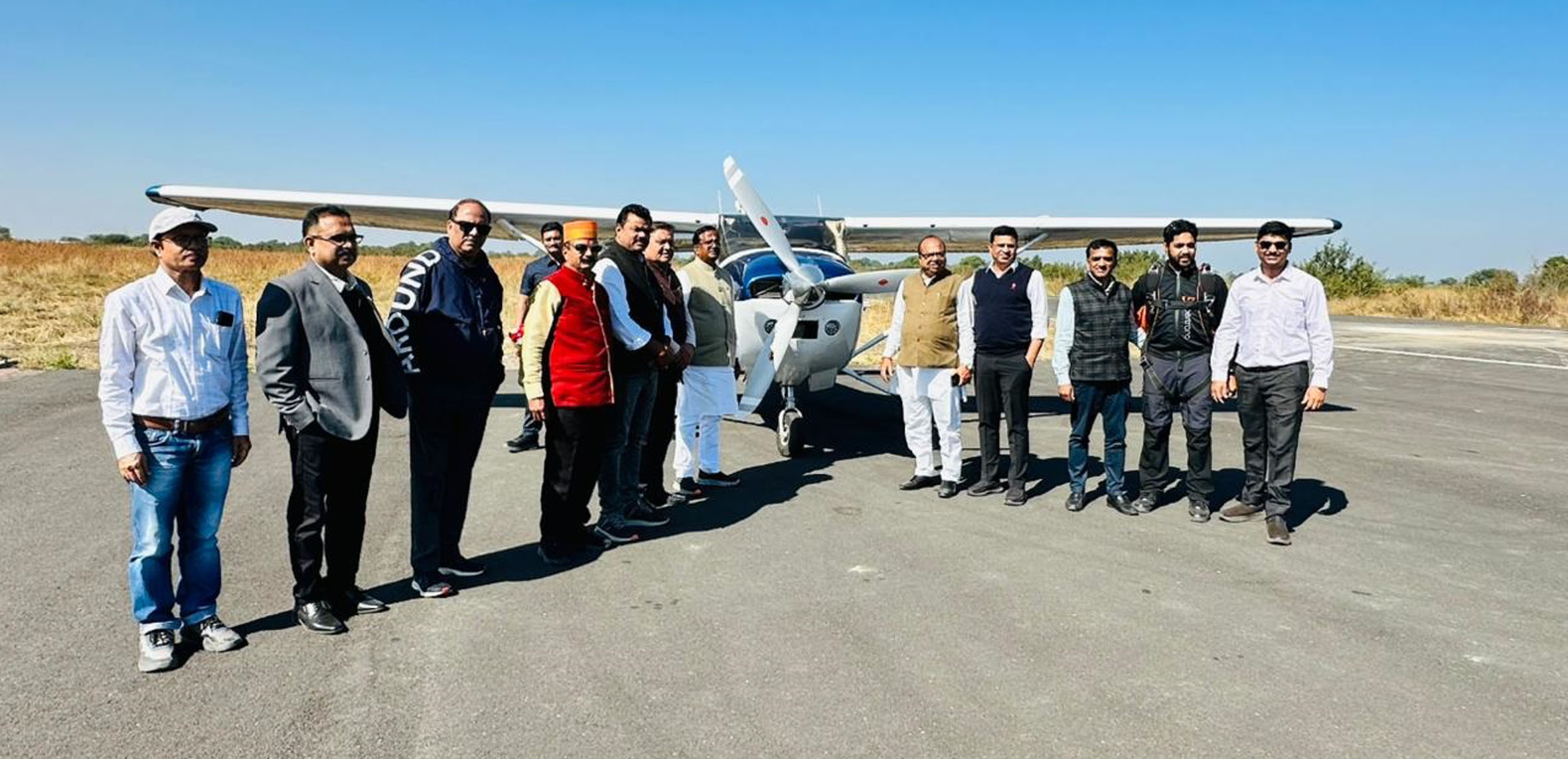 स्काई-डाइविंग फेस्टिवल 15 फरवरी तक चलेगा दताना एयरस्ट्रिप में