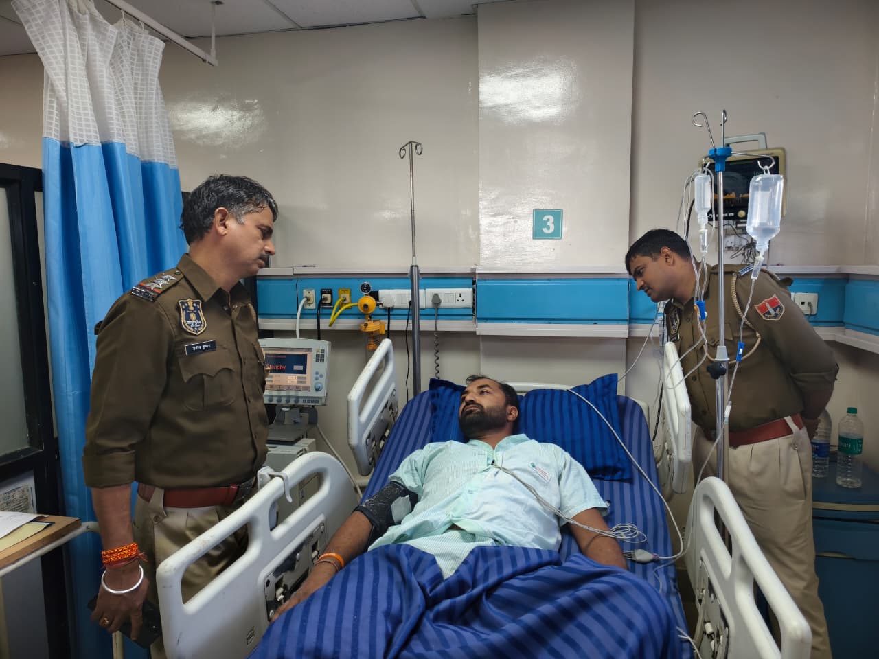बजरंग दल कार्यकर्ताओं पर हमले के विरोध में सैकड़ों कार्यकर्ताओं ने पुलिस थाने का किया घेराव बजरंग दल कार्यकर्ताओं पर हमले के विरोध में सैकड़ों कार्यकर्ताओं ने पुलिस थाने का किया घेराव