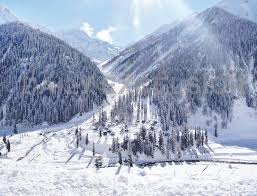 टूरिज्म में गिरावट के बाद सोनमर्ग में घरेलू और विदेशी पर्यटकों की संख्या में लगातार बढ़ोतरी दर्ज टूरिज्म में गिरावट के बाद सोनमर्ग में घरेलू और विदेशी पर्यटकों की संख्या में लगातार बढ़ोतरी दर्ज