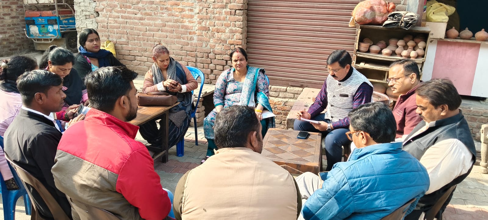 एसआइआर को लेकर बूथों का निरीक्षण करते भाजपा महानगर प्रभारी मोहन लाल सैनी। एसआइआर को लेकर बूथों का निरीक्षण करते भाजपा महानगर प्रभारी मोहन लाल सैनी।