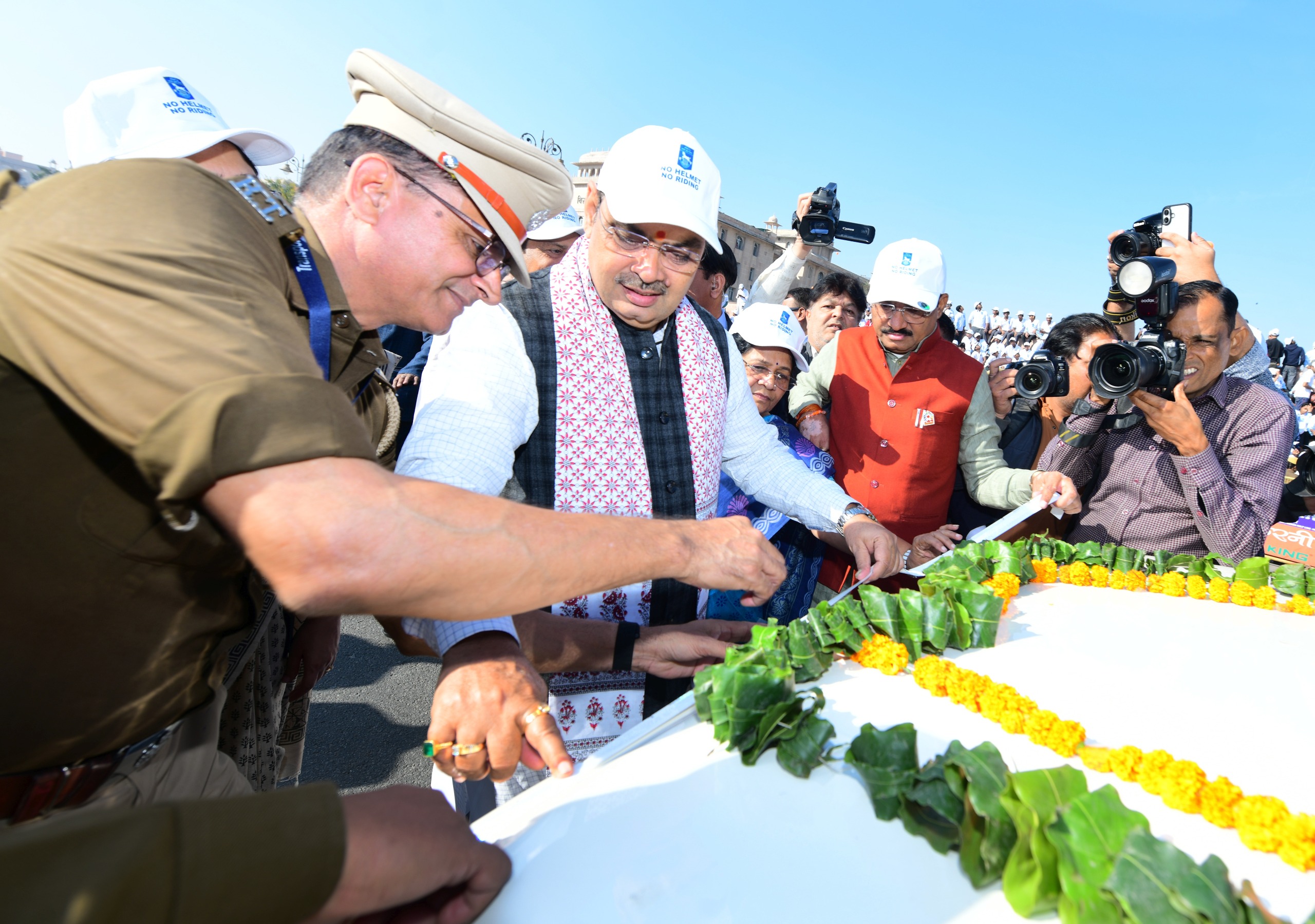 मुख्यमंत्री भजनलाल शर्मा ने सड़क सुरक्षा जन-जागृति रथों को दिखाई हरी झण्डी मुख्यमंत्री भजनलाल शर्मा ने सड़क सुरक्षा जन-जागृति रथों को दिखाई हरी झण्डी