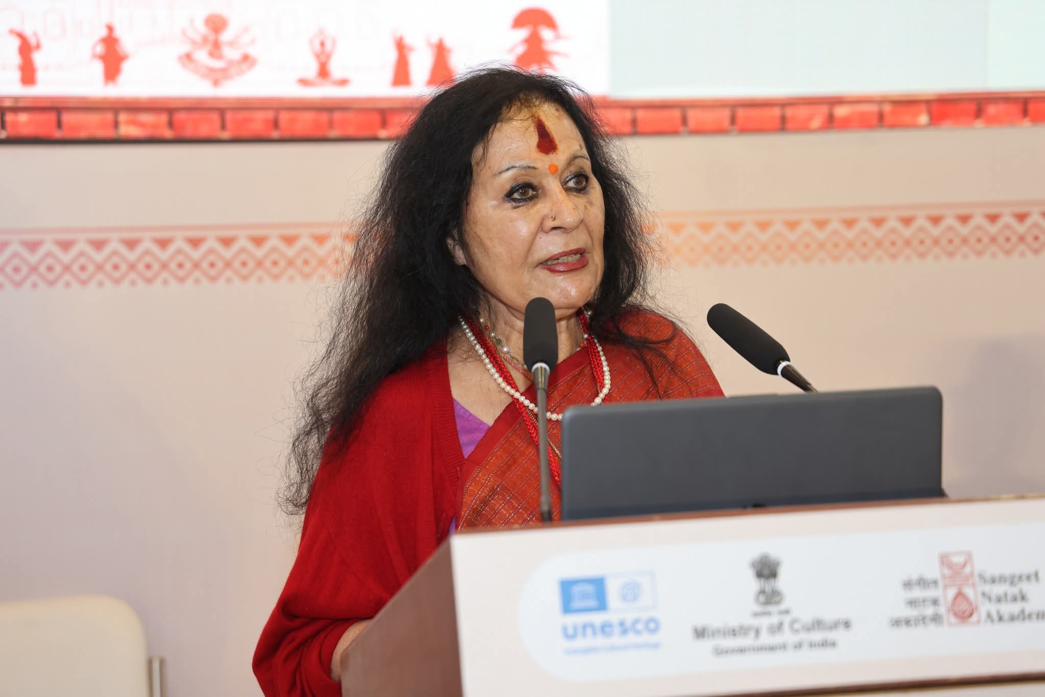 पद्म विभूषण से सम्मानित विदुषी डॉ. सोनल मानसिंह पद्म विभूषण से सम्मानित विदुषी डॉ. सोनल मानसिंह